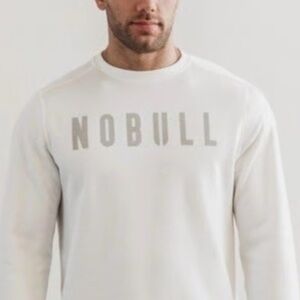 NO BULL White crew neck sweatshirt size Medium super soft center logo muscle